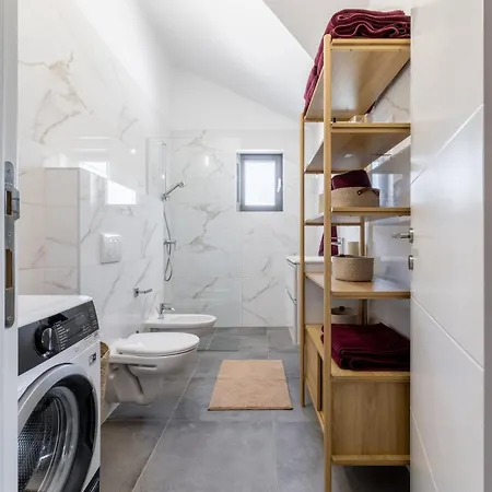 Charming Escape In Appartement Sutivan